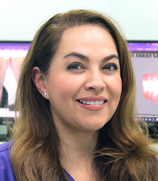 Expert Invisalign Practitioner Dr Gina Vega